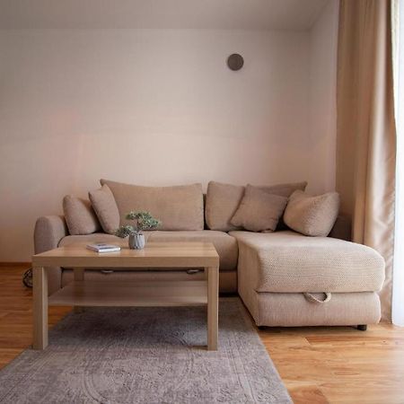 Laurel Apartments バール エクステリア 写真