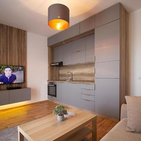 Laurel Apartments バール エクステリア 写真