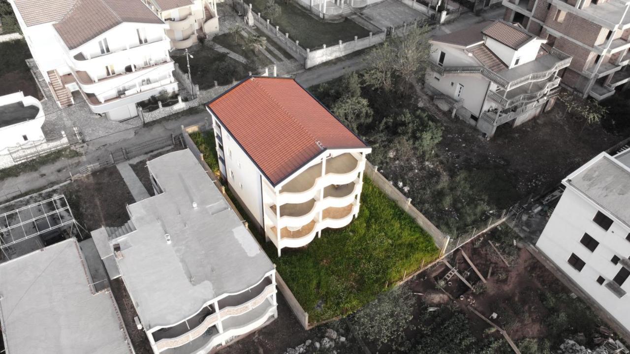Laurel Apartments バール エクステリア 写真