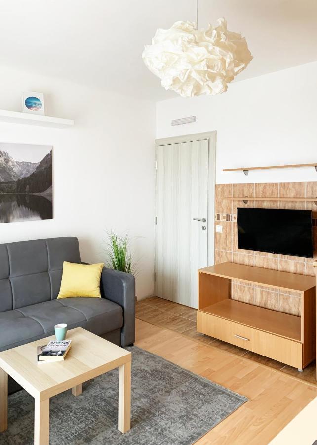 Laurel Apartments バール エクステリア 写真