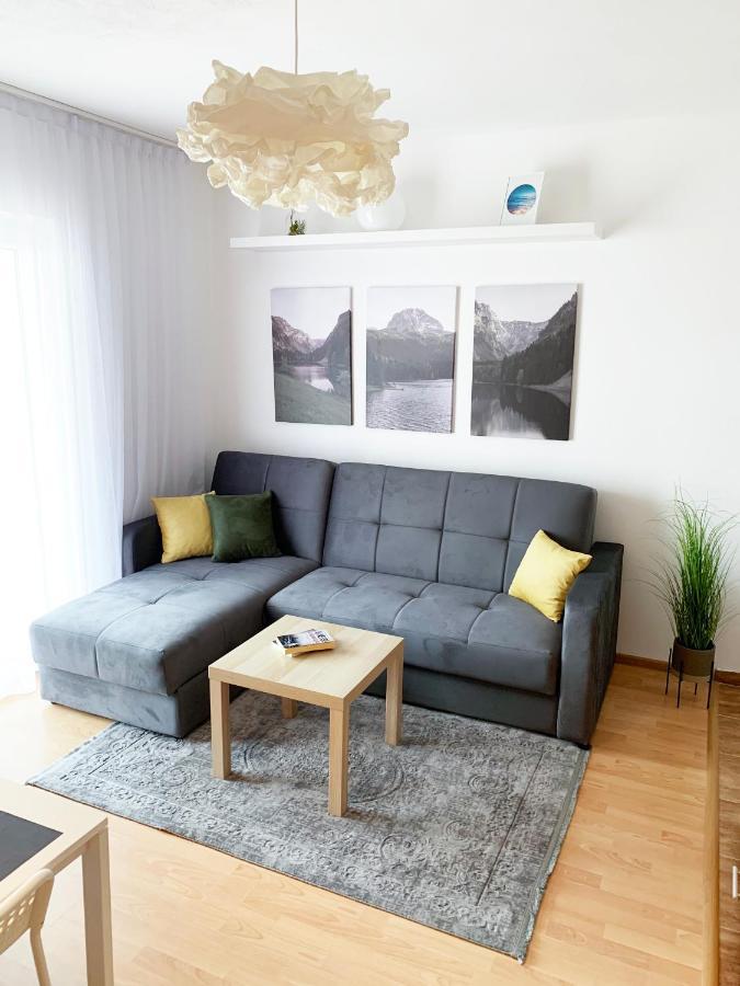 Laurel Apartments バール エクステリア 写真