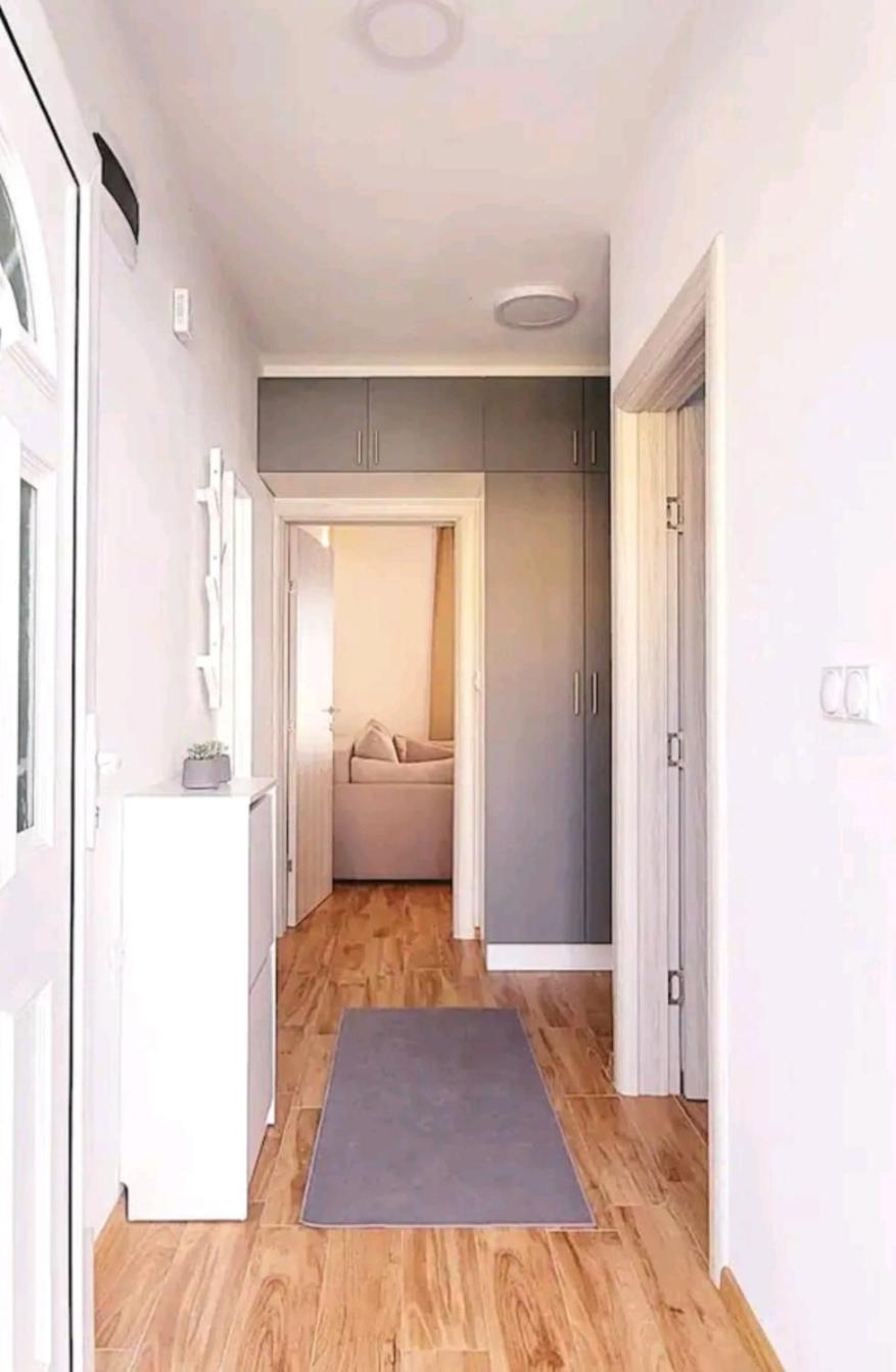 Laurel Apartments バール 部屋 写真